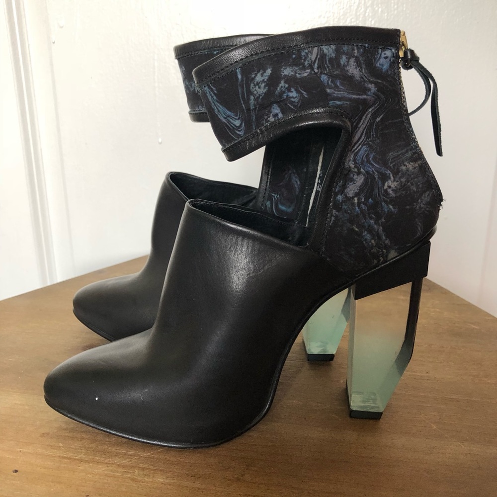 MIISTA Debora Navy Autumn Garden bootie